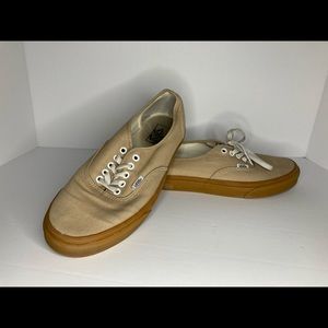 Beige on Gum Classic Low Top Vans Size US Men’s 10